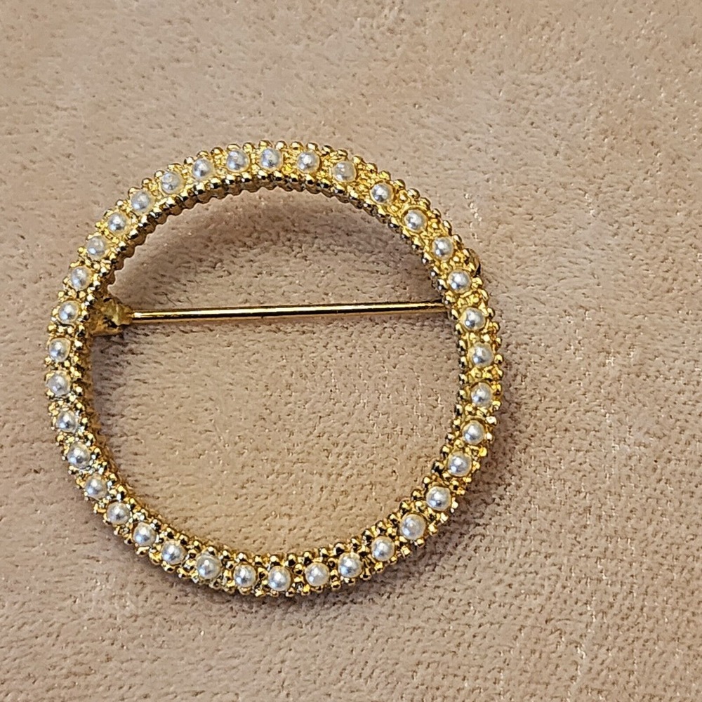 Vintage Brooch with Faux Pearls